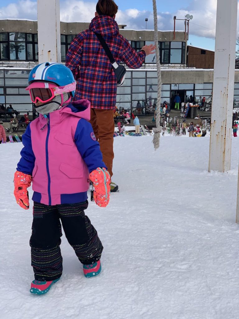 子供のスノーボードウェアは「つなぎ」か「ジャケットパンツ」か？〜Burton キッズウェアレビュー〜 スキーウェアにも - 48rider.com